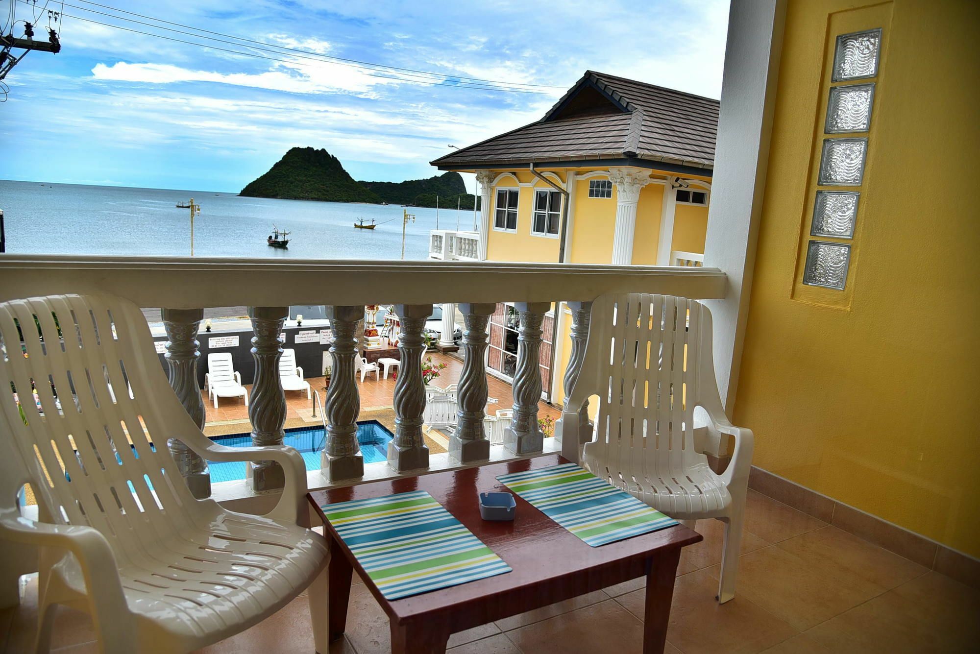 Sun Beach Guesthouse Prachuap Khiri Khan Esterno foto