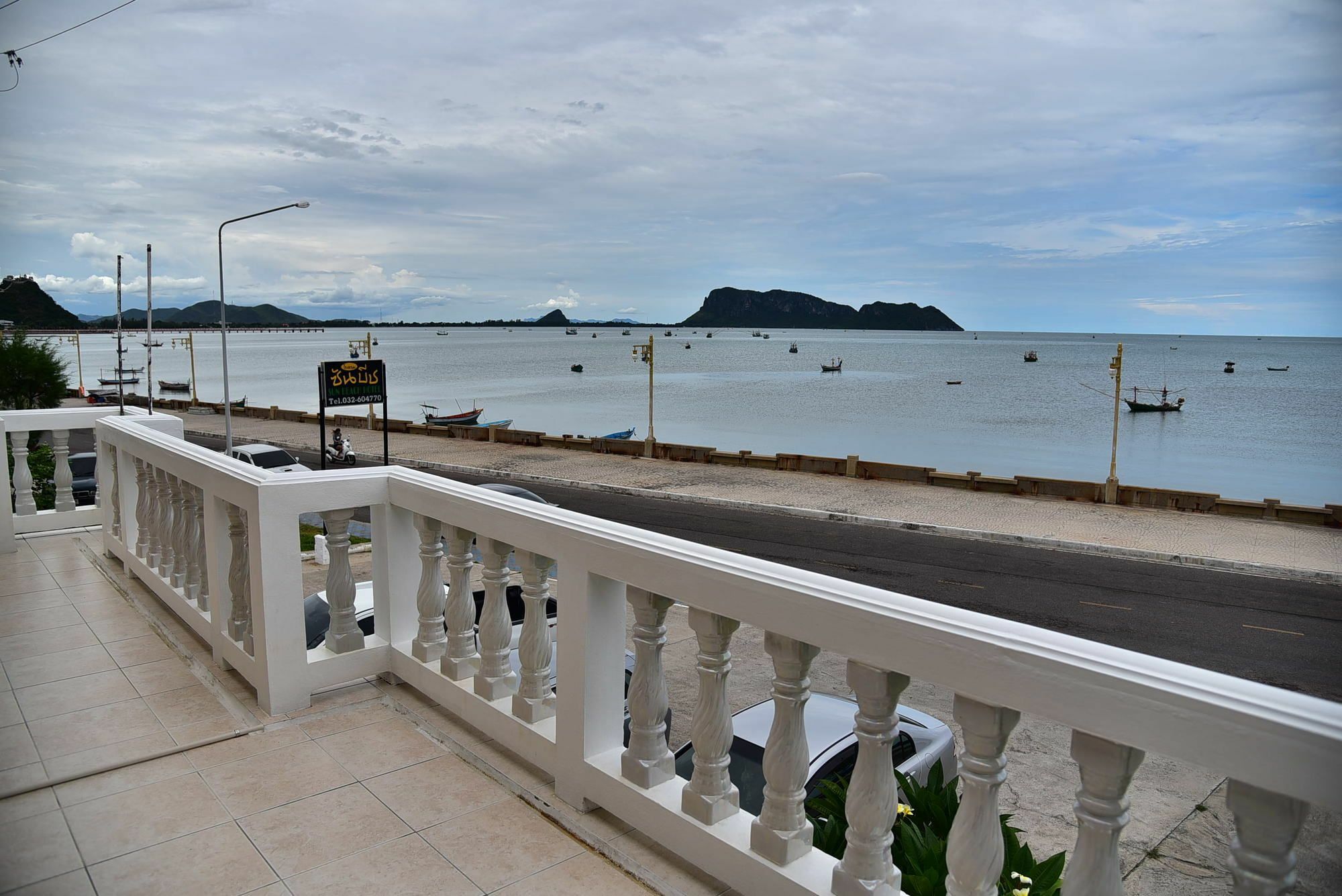 Sun Beach Guesthouse Prachuap Khiri Khan Esterno foto