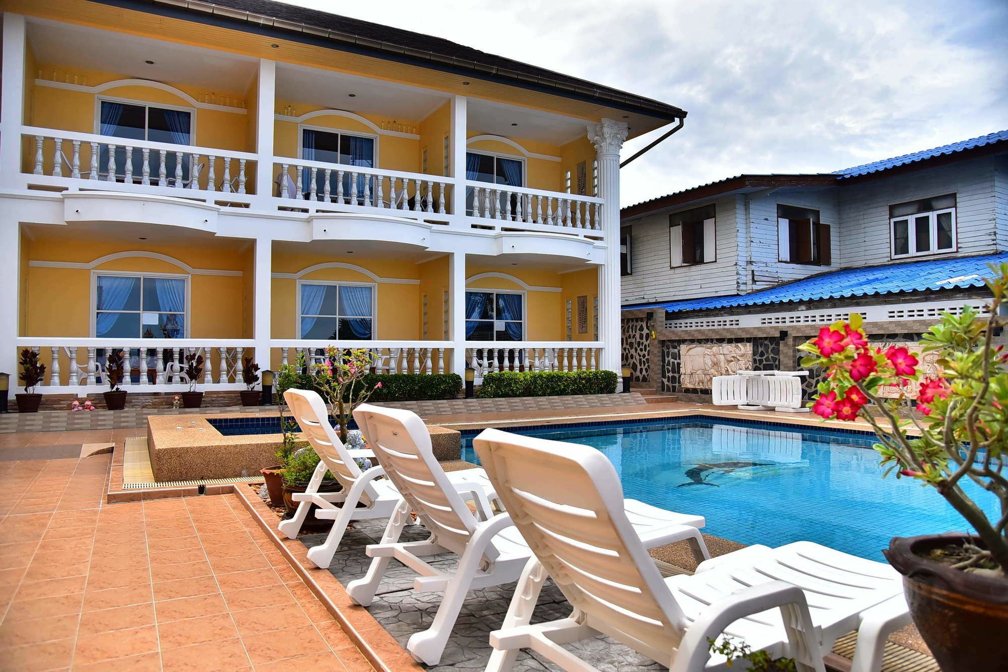 Sun Beach Guesthouse Prachuap Khiri Khan Esterno foto