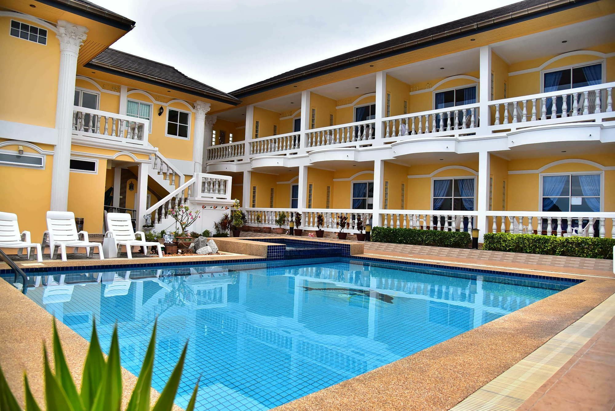 Sun Beach Guesthouse Prachuap Khiri Khan Esterno foto